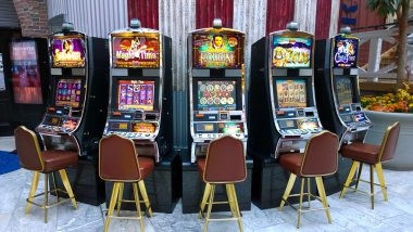 NetEnt live roulette table with professional dealer and multi-camera setup